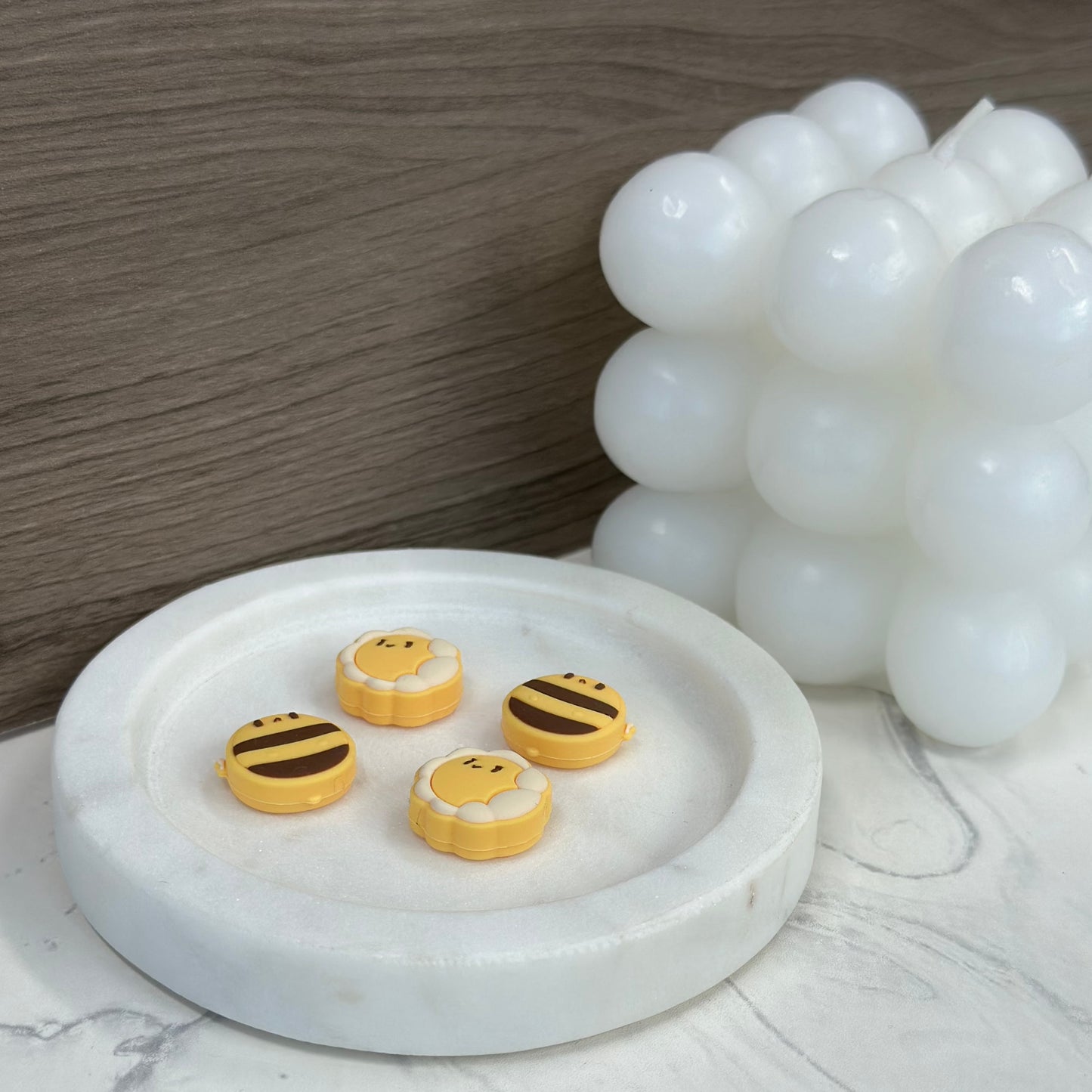 Busy Bee Thumb Grips